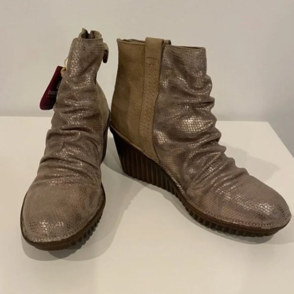 [BIONICA] Destiney Ankle Wedge Boot Size 8.5M - Picture 1 of 10